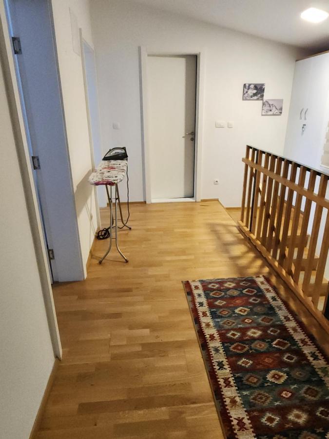 Forest No 303,tarcin Villa *