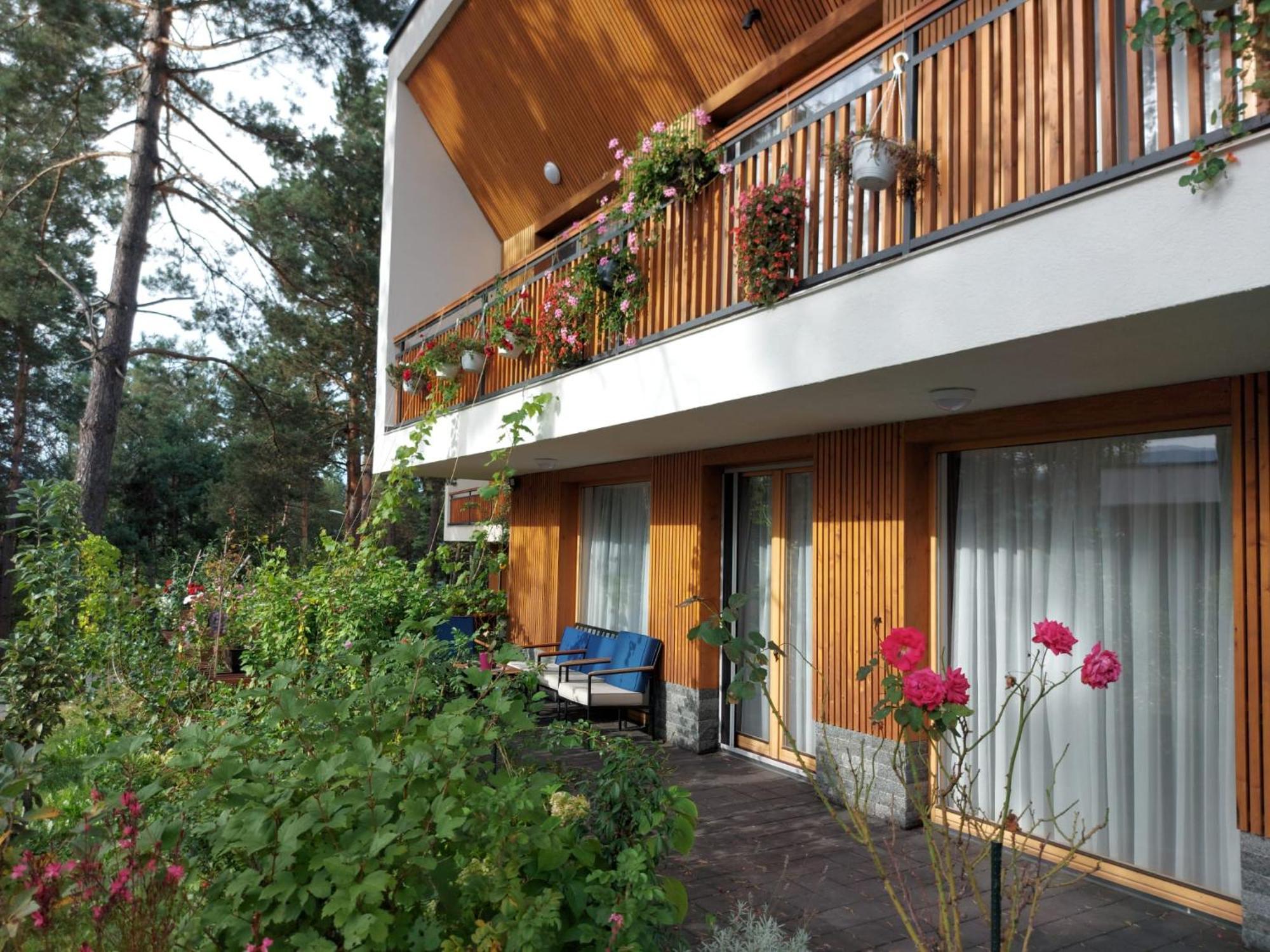 Forest No 303,tarcin Villa